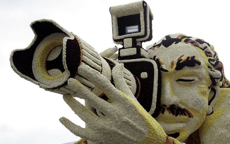     Bloemencorso Zundert. , Noord-Brabant, Zundert, Molenstraat, 106