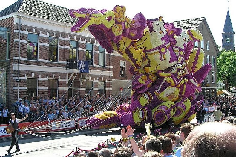     Bloemencorso Zundert. , Noord-Brabant, Zundert, Molenstraat, 106