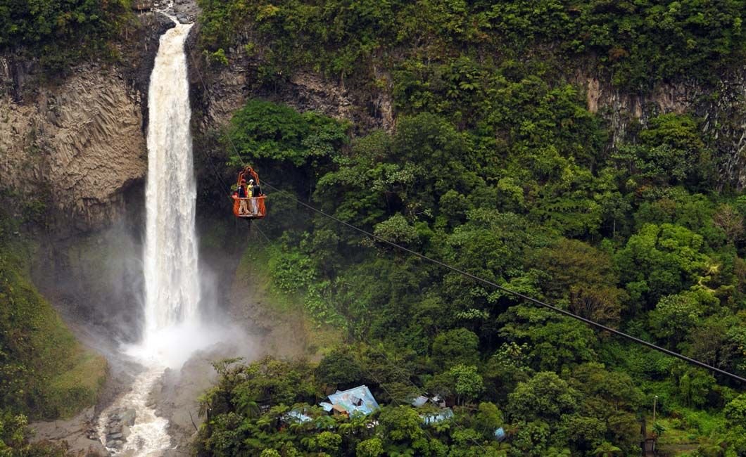  . , Tungurahua, Banos de Agua Santa, Oscar Efren Reyes