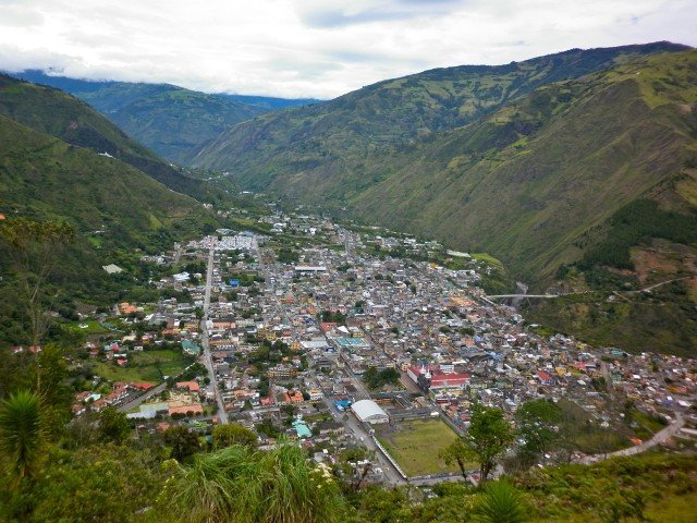  . , Tungurahua, Banos de Agua Santa, Oscar Efren Reyes