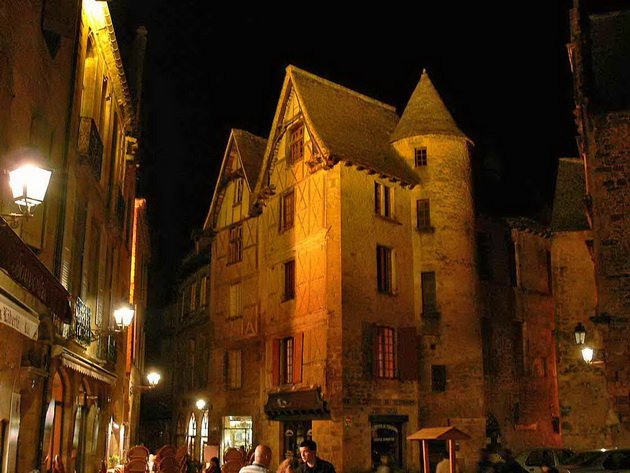  --. , Aquitaine, Sarlat-la-Caneda, Place de la Liberte, 4-7