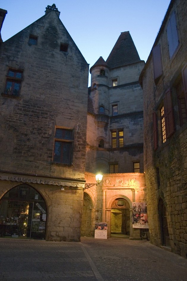  --. , Aquitaine, Sarlat-la-Caneda, Place de la Liberte, 4-7