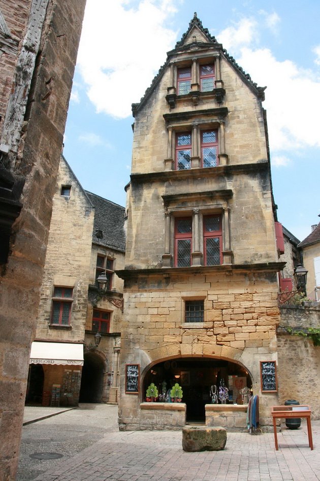  --. , Aquitaine, Sarlat-la-Caneda, Place de la Liberte, 4-7