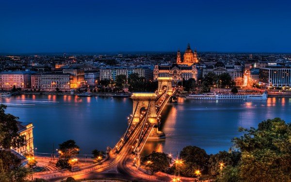    . , , Budapest, Szechenyi Lanchid