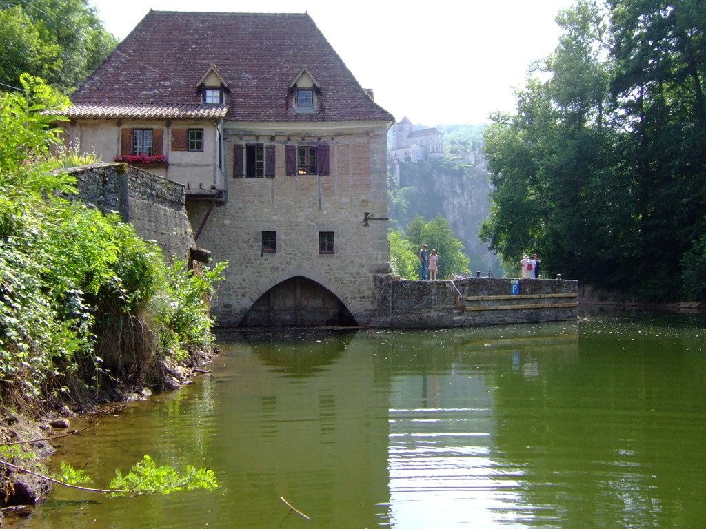  --. , Midi-Pyrenees, Saint-Cirq-Lapopie, D8