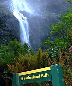 Фото Водопад Сатерленд. Новая Зеландия, Southland, Fiordland National Park, Unnamed Road