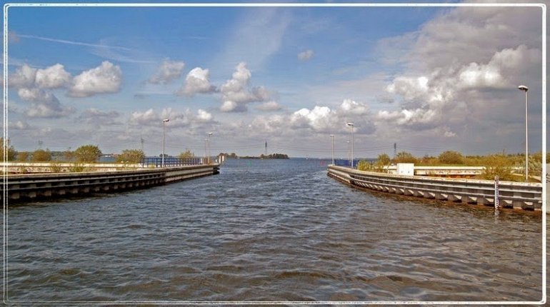    . , Gelderland, Harderwijk, Aquaduct Veluwemeer