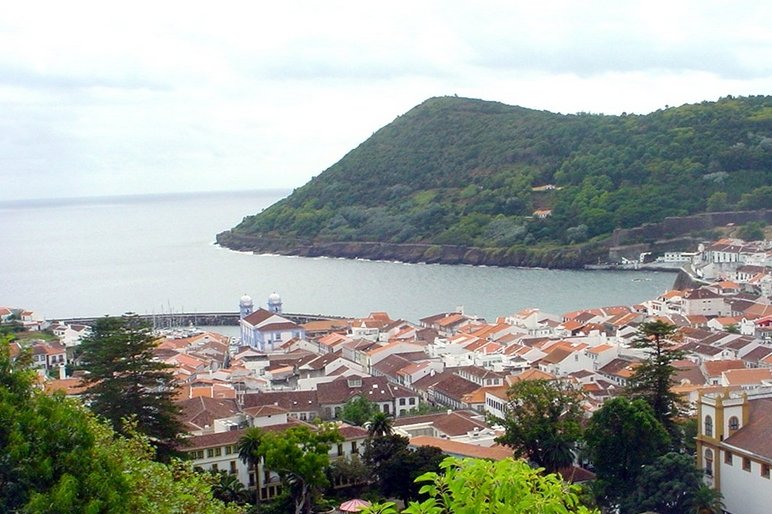 Фото Ангра-ду-Эроишму. Португалия, Azores, Angra do Heroismo, Rua da Esperanca