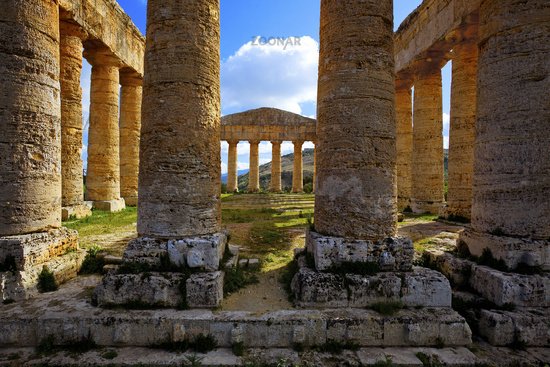   . , , Galleria Segesta