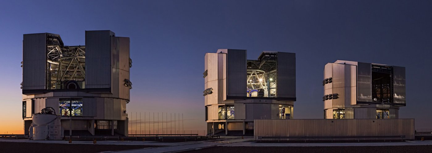  Very Large Telescope. , , B-710