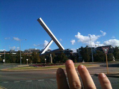 Фото Памятник Невозможному треугольнику. Австралия, Западная Австралия, Восток Перт, Восток Парейд