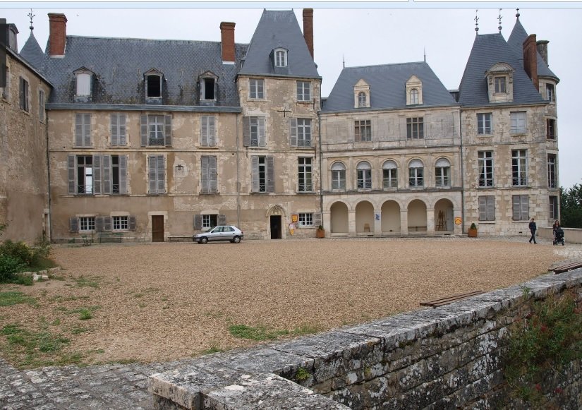   -. , Centre, Saint-Brisson-sur-Loire, Rue de Gien, 2-6