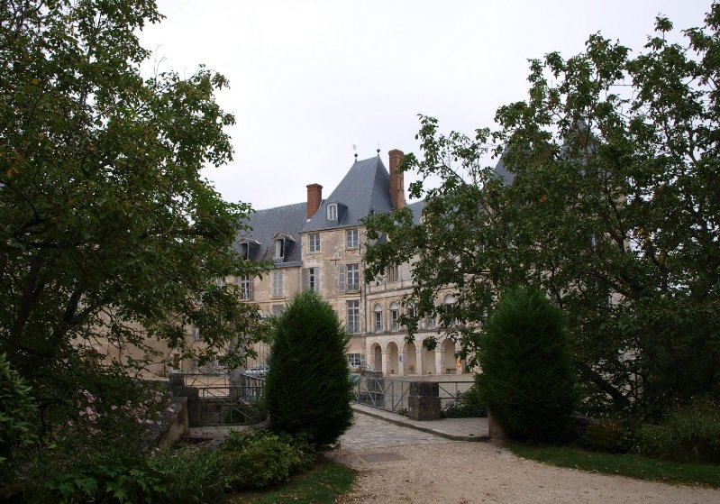   -. , Centre, Saint-Brisson-sur-Loire, Rue de Gien, 2-6