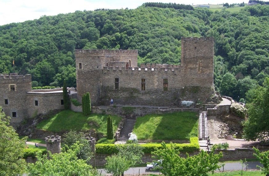   . , Auvergne, Chouvigny, Le Bourg