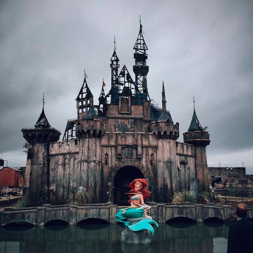  dismaland-Banksy-park--2366315.jpeg. United Kingdom, Weston-super-Mare, Marine Parade