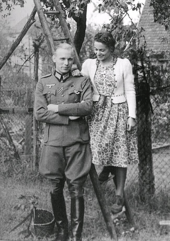  German-Officer-Wife.jpg. 