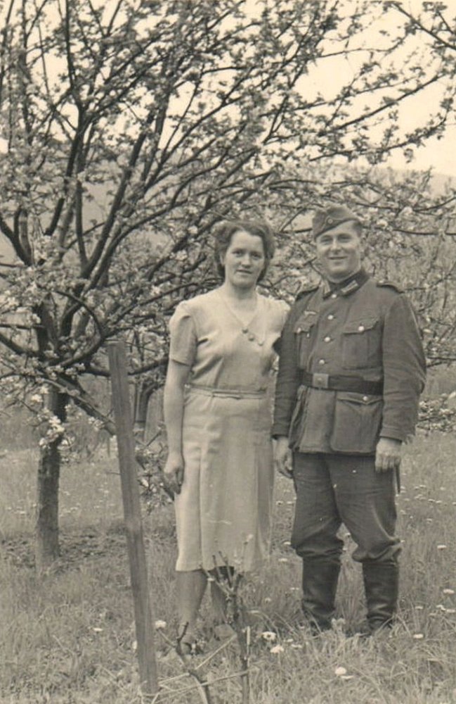  Soldat und Frau_.jpg. 
