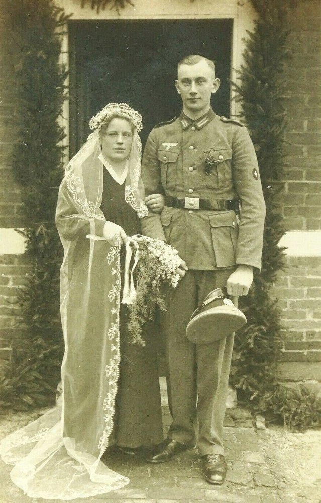  Soldat-Hochzeitsfoto.jpg. 
