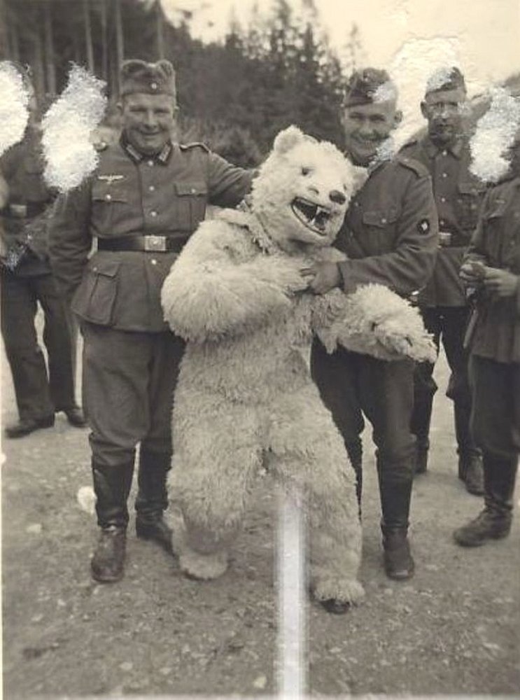  soldaten und ausgebildeter bar.jpg. 