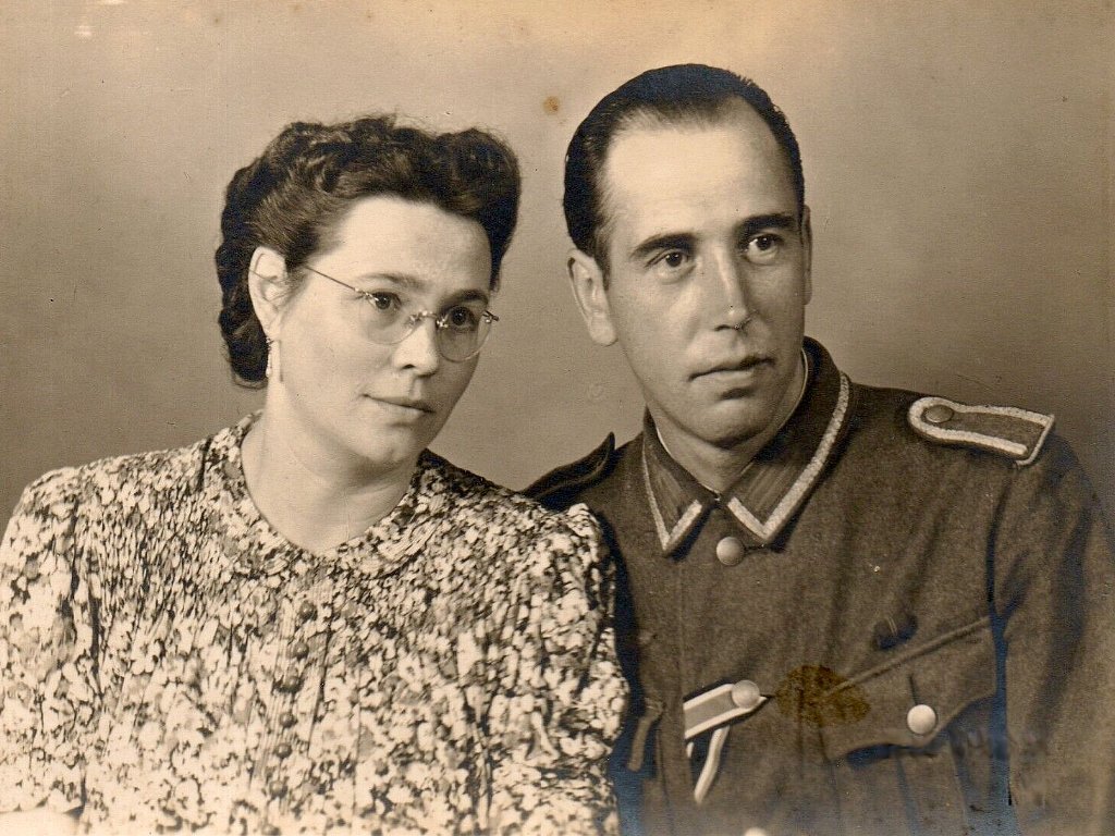  Soldat und Frau.jpg. 