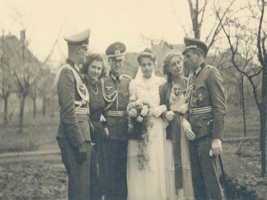  Hochzeit eines Wehrmachtsoffiziers.jpg. 