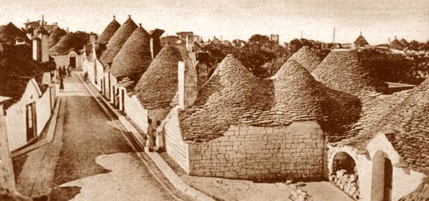  . , , Alberobello, Vico Chiesa Matrice, 14