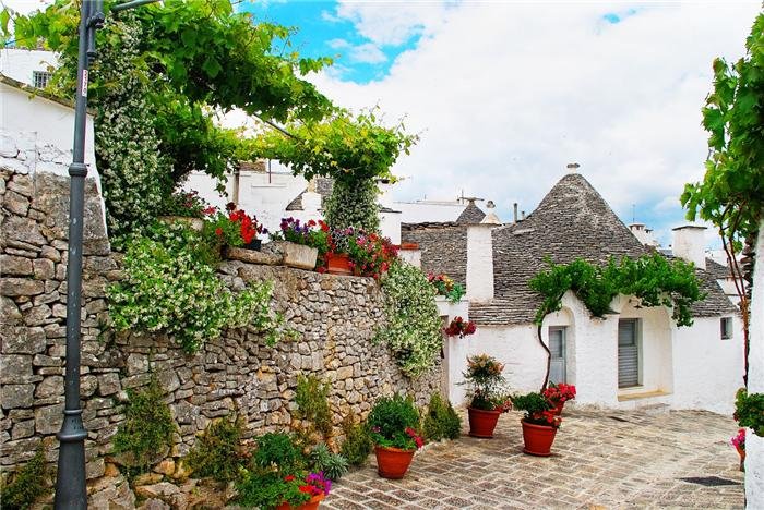  . , , Alberobello, Vico Chiesa Matrice, 14