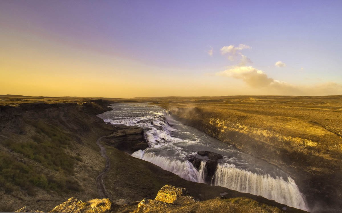   . , , Gullfoss Parking