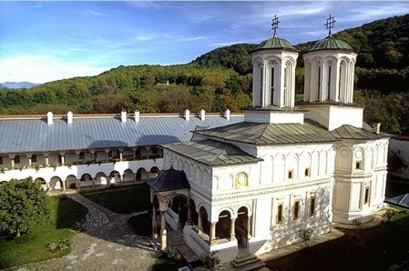   . , Judetul Valcea, Romanii de Jos, Drum Manastire