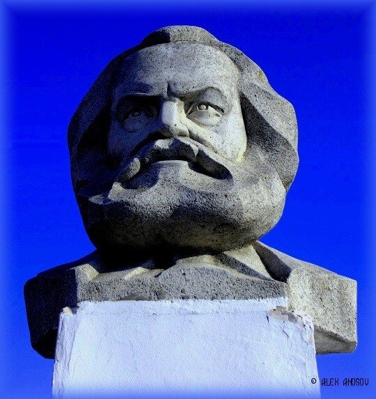    ́  / Bust Karl Heinrich Marx. ,  , .  , Unnamed Road