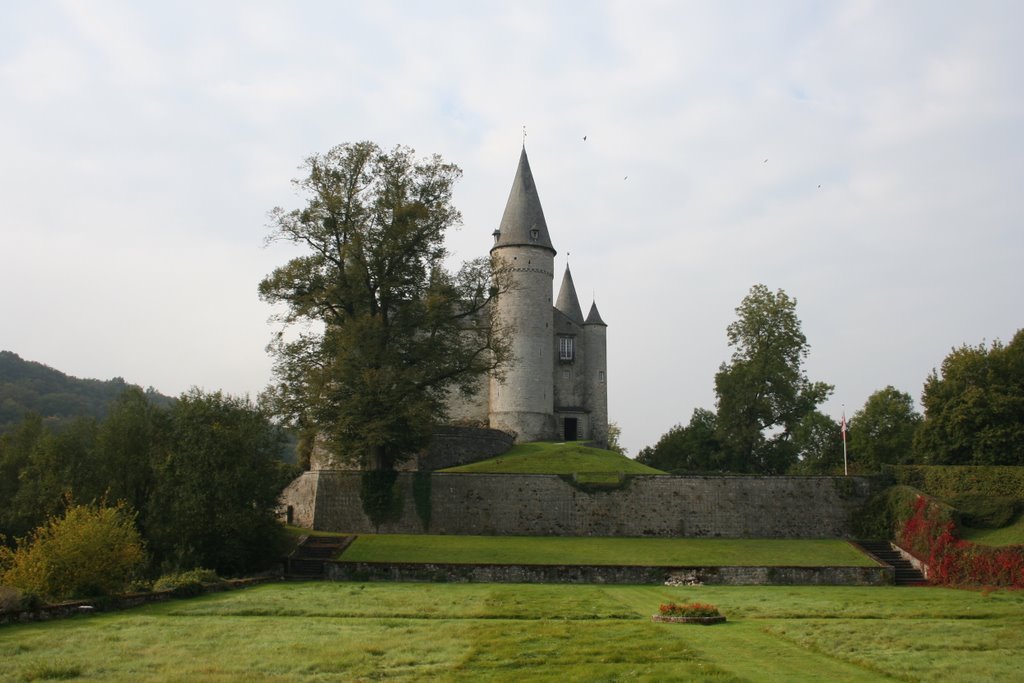 Фото Замок Вев, Бельгия. Бельгия, Режьон Валон, Уйе, Улица Пирли, 2-22