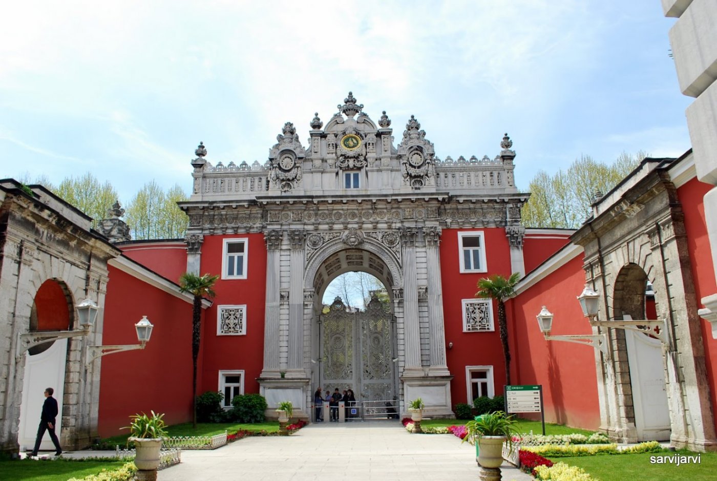   . , , Dolmabahce Caddesi