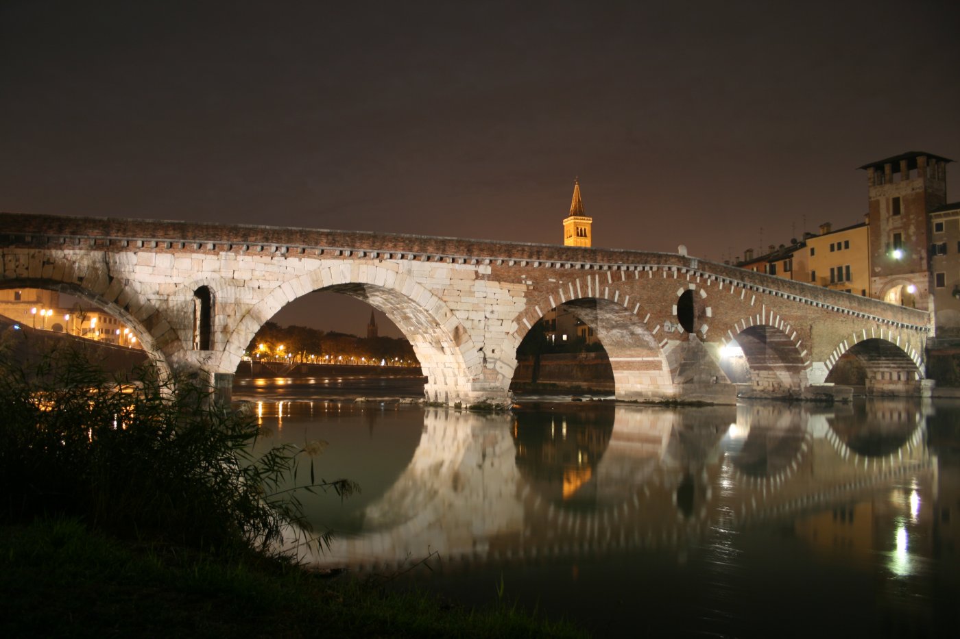  -. , Veneto, Verona, Ponte Pietra, 21