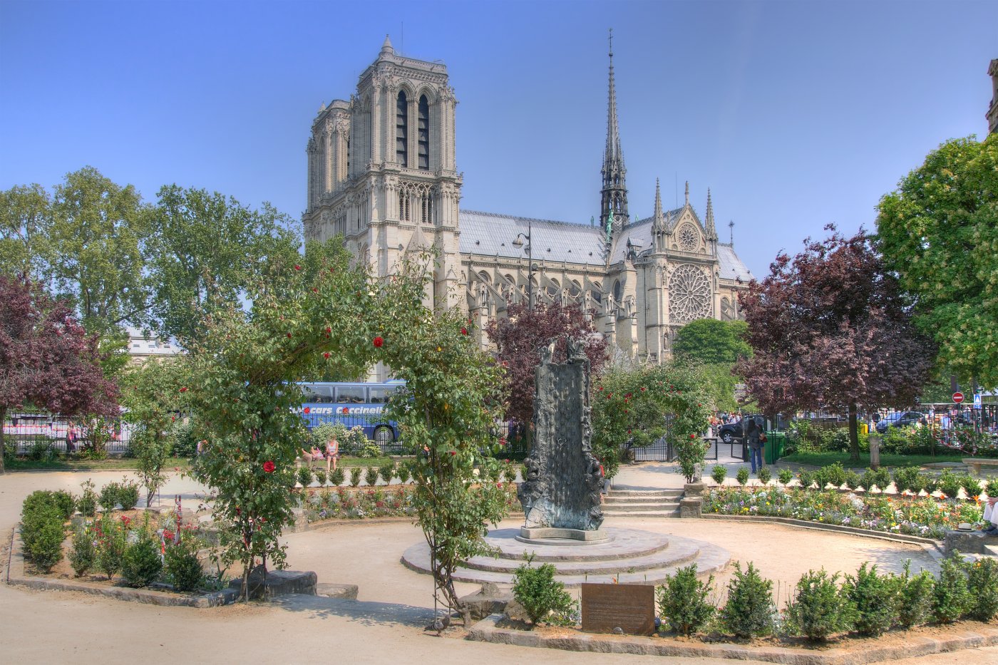    . , Ile-de-France, Paris, Quai de Montebello, 25