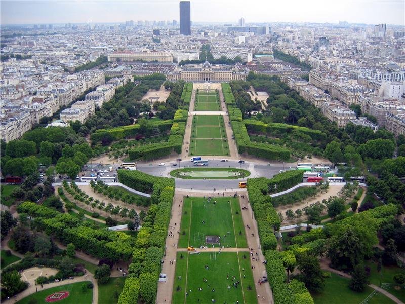   . , Ile-de-France, Paris, Allee Centrale