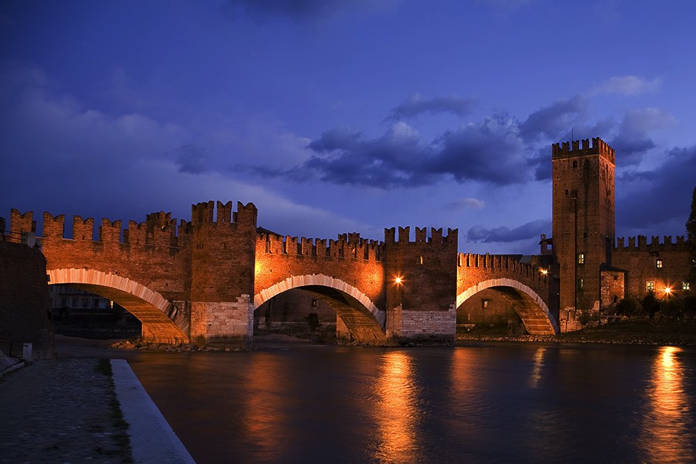   . , Veneto, Verona, Lungadige Campagnola, 2