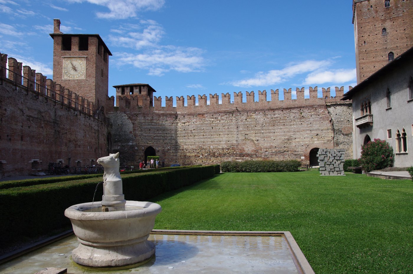   . , Veneto, Verona, Corso Castelvecchio, 5