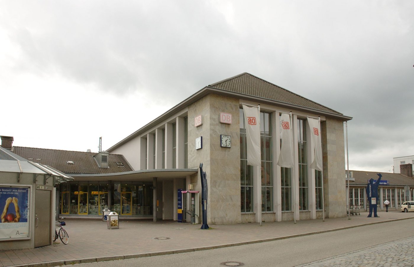   . , Bayern, Ansbach, Bahnhofsplatz, 2