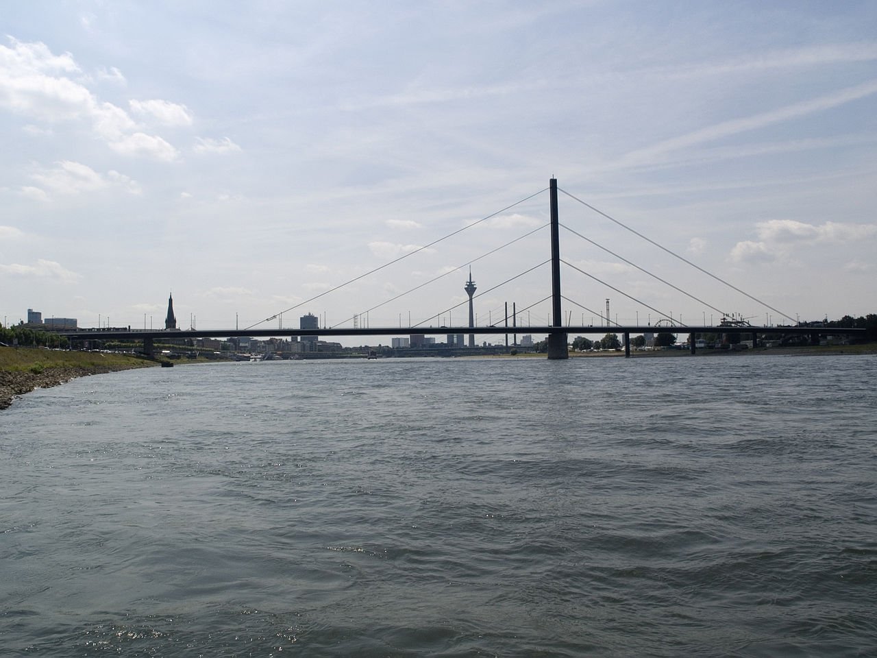   . , Nordrhein-Westfalen, Dusseldorf, Oberkasseler Brucke