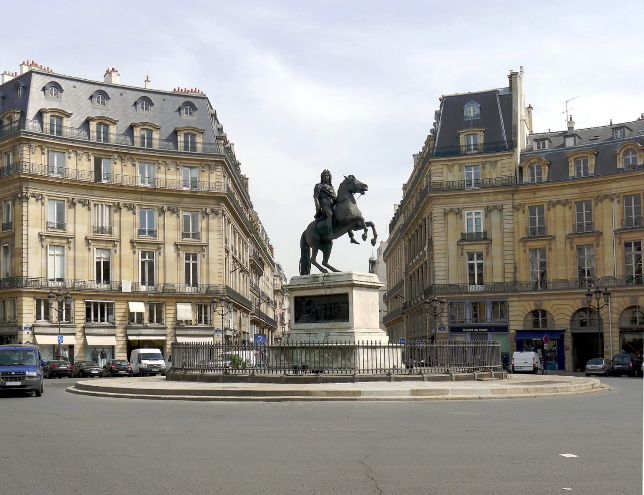   . , Ile-de-France, Paris, Place des Victoires, 8-10