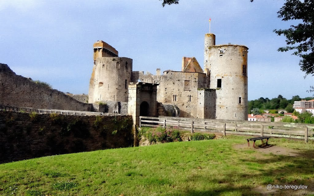   . , Pays de la Loire, Clisson, Rue de l