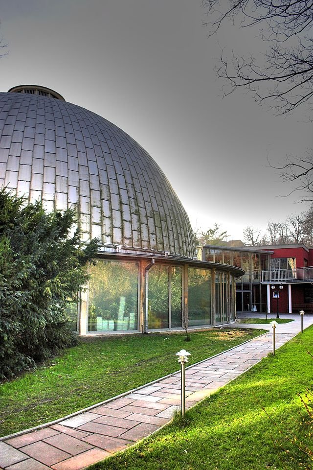  . , Thuringen, Jena, Am Planetarium, 5