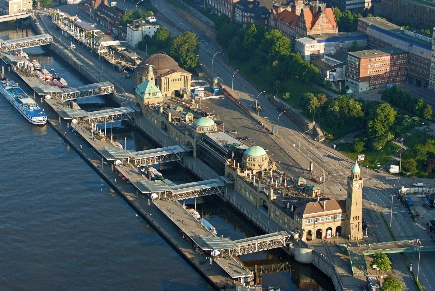   . , Hamburg, Sankt Pauli-Landungsbrucken