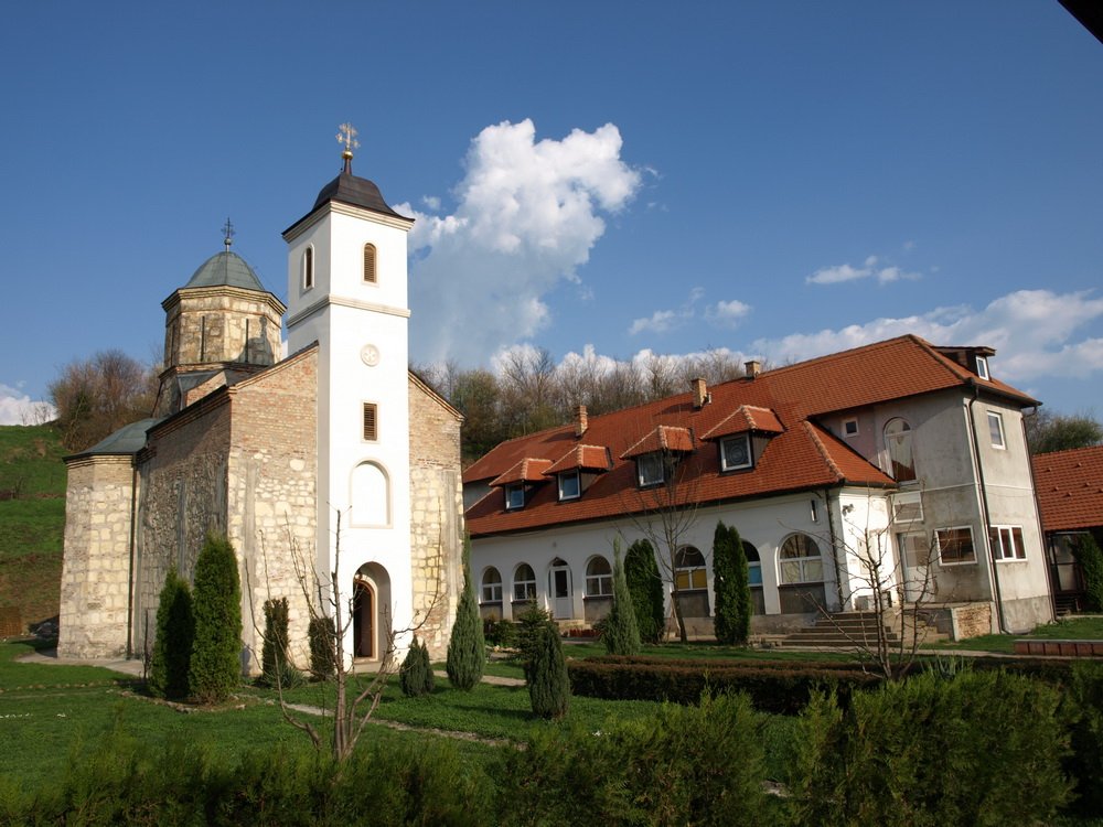 Фото Монастырь Петковица. Сербия, Војводина, Лежимир, Манастирски Пут Петковица