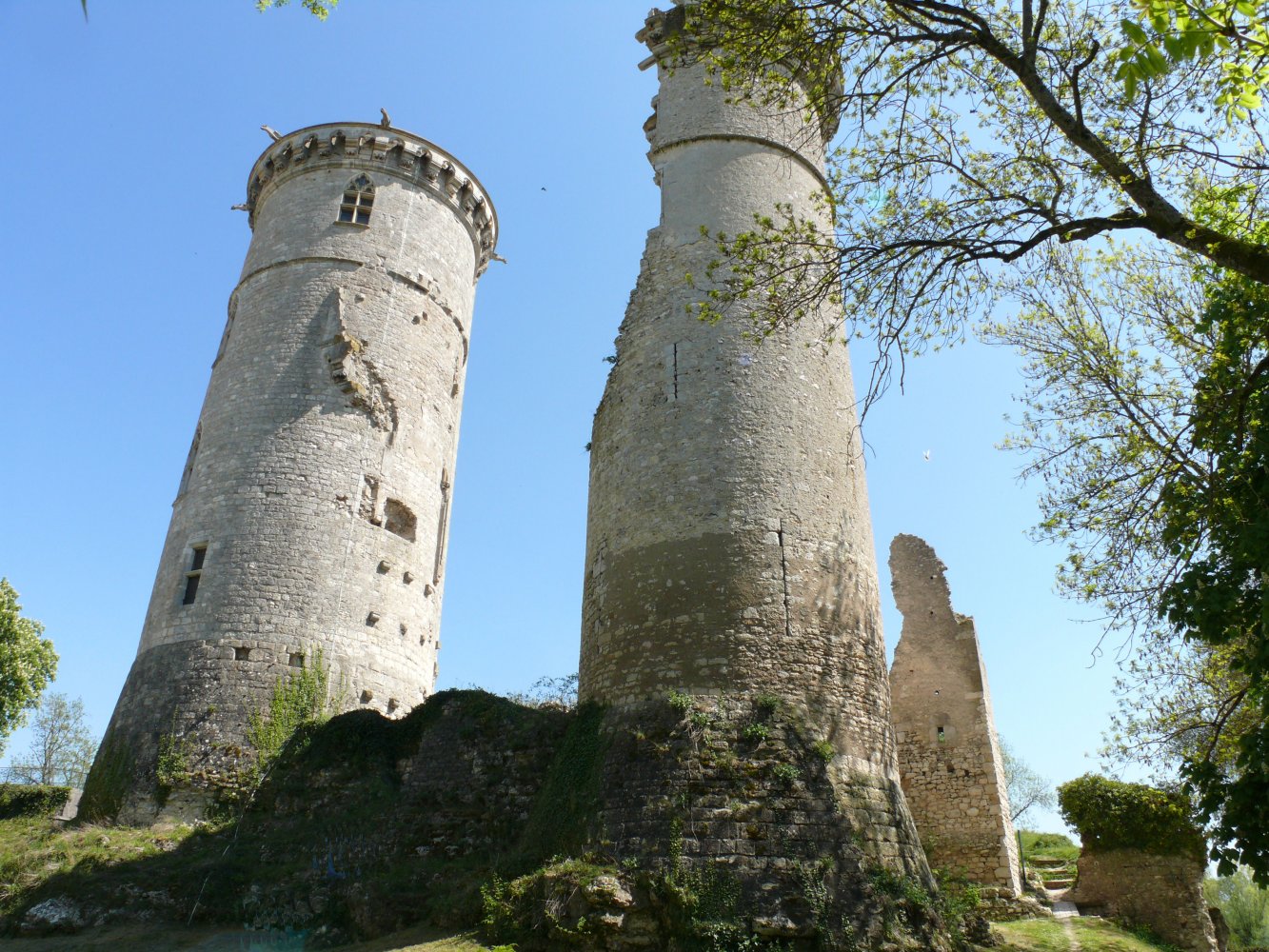   --. , Centre, Mehun-sur-Yevre, Place du Gen Leclerc, 2