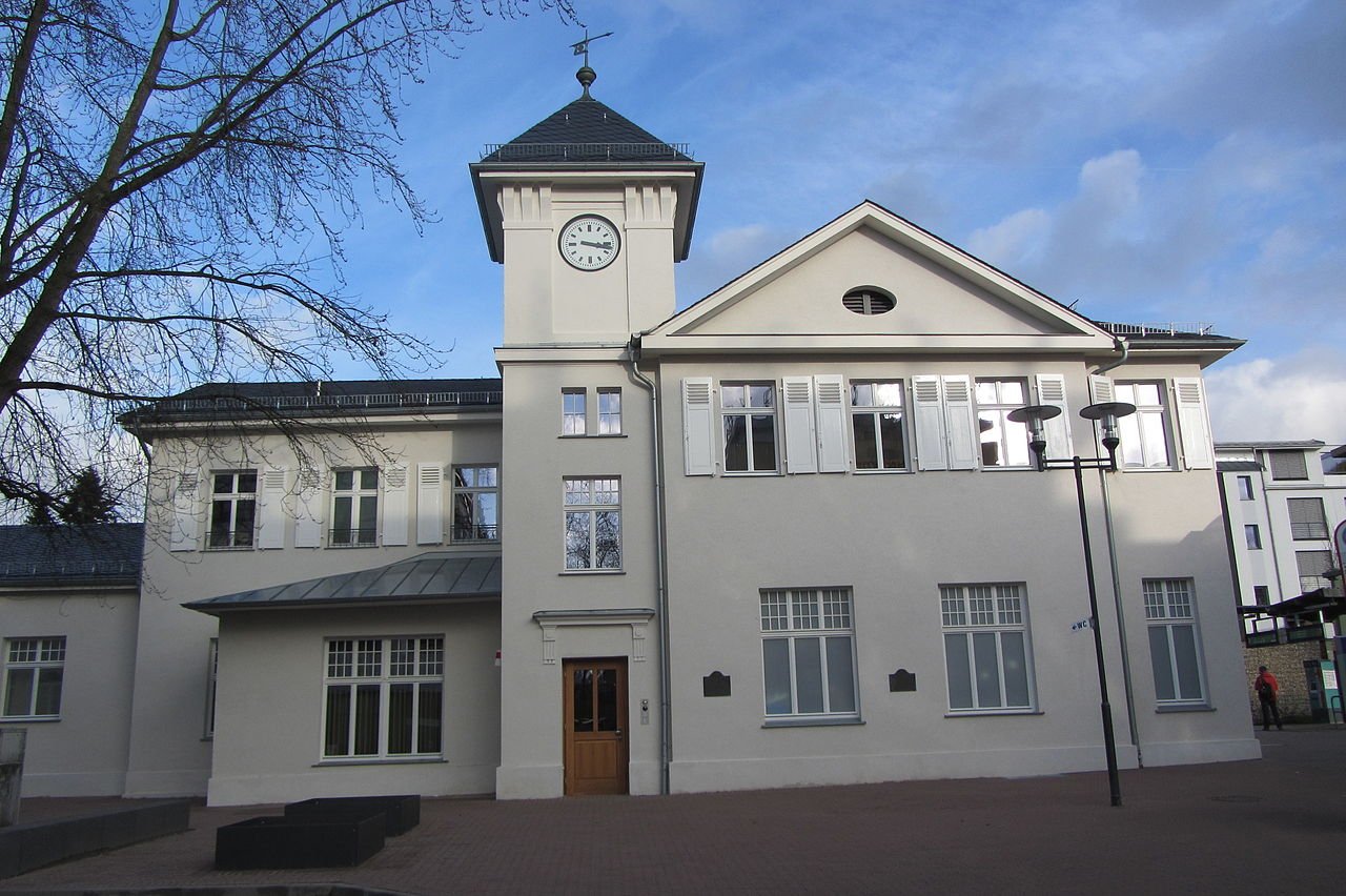   . , Hessen, Bad Soden am Taunus, Am Bahnhof, 3