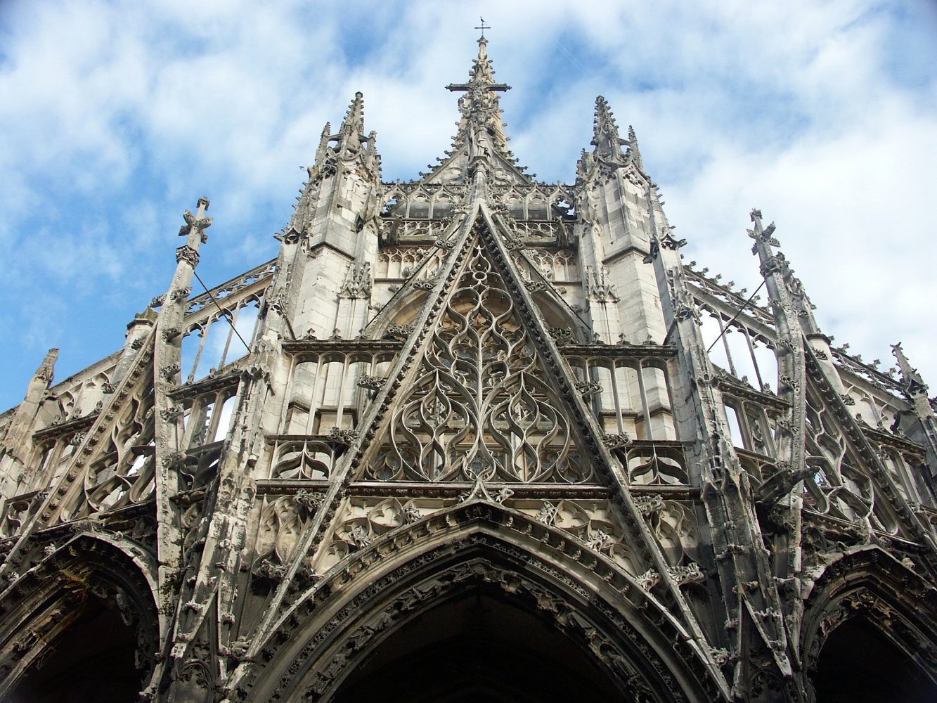   -. , Haute-Normandie, Rouen, Place du General de Gaulle, 7