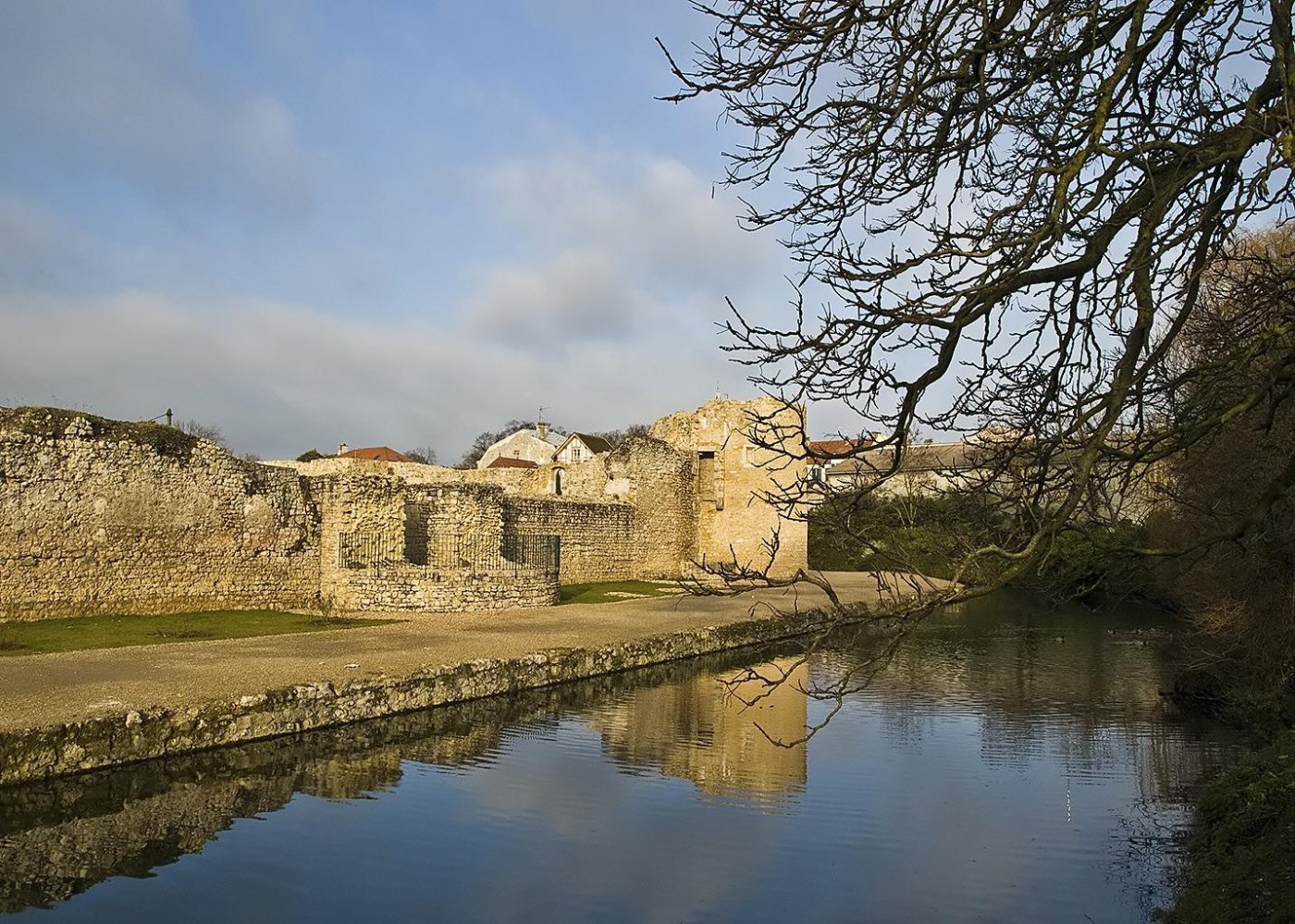   --. , Ile-de-France, Brie-Comte-Robert, Rue du Chateau, 2