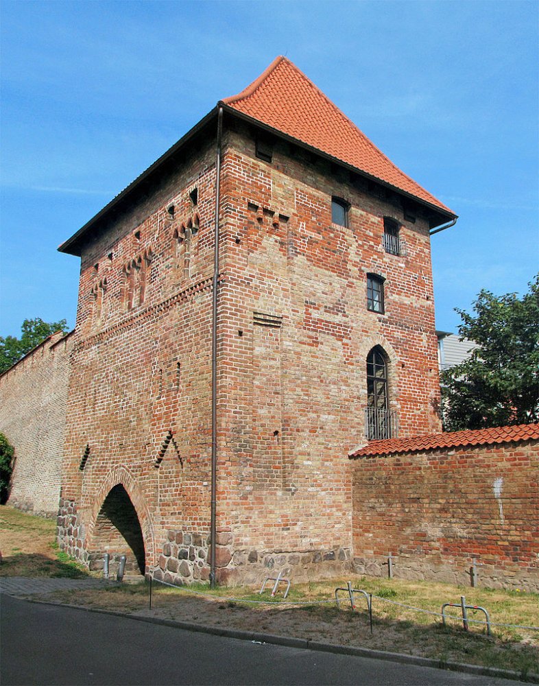  . , Mecklenburg-Vorpommern, Rostock, Hinter der Mauer, 1