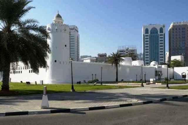   -.   , Abu Dhabi, Hamdan Bin Mohammed Street